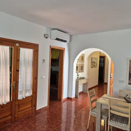 Maria Espaciosa Y Calida Con Piscina Privada * カラ・エン・ブラネス