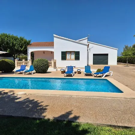 María Cala'N Blanes (Menorca)